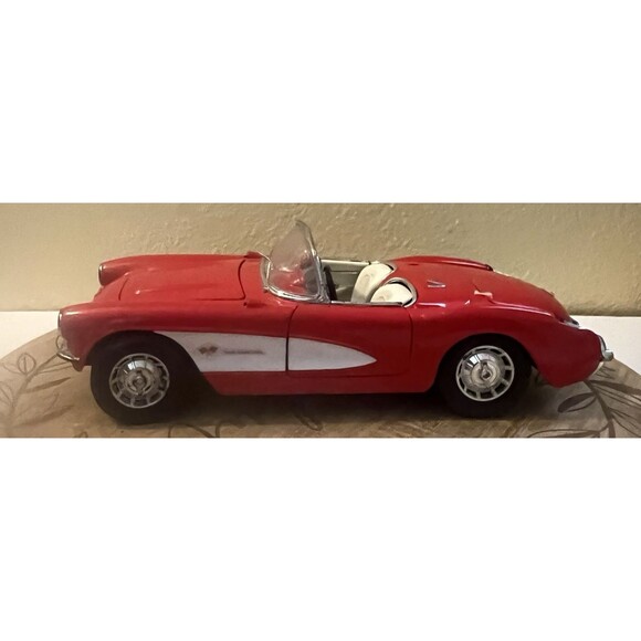 Road Tough 1957 Chevrolet Corvette Convertible Die Cast Metal 1:18 92018 - Picture 4 of 16